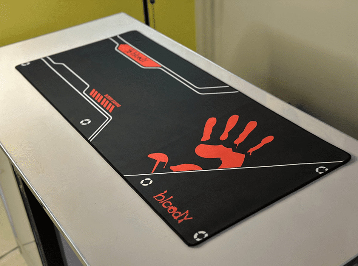 Premium Design XXL Mousepad – Full-Size Table Mat (900 × 400 mm)